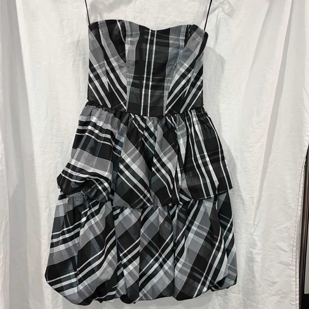 strapless layered pattern dress